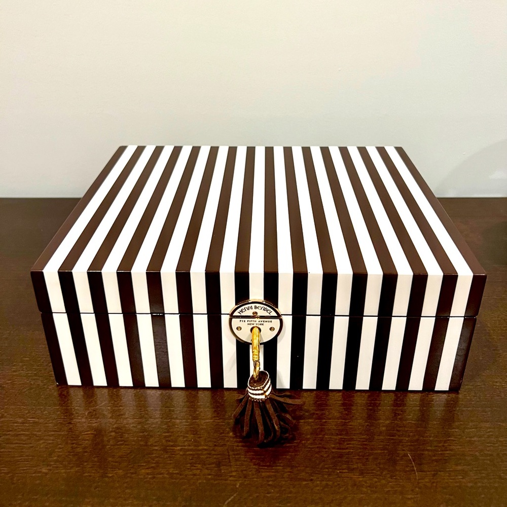 HENRI BENDEL Signature Stripe COLLECTIBLE Medium Jewelry Box